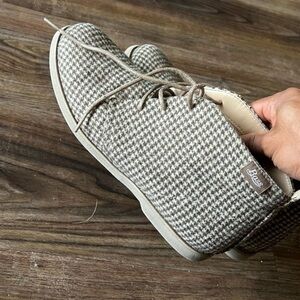 G H BASS ELYSE LACE UP HOUNDSTOOTH ANKLE BOOTIES SZ 6.5